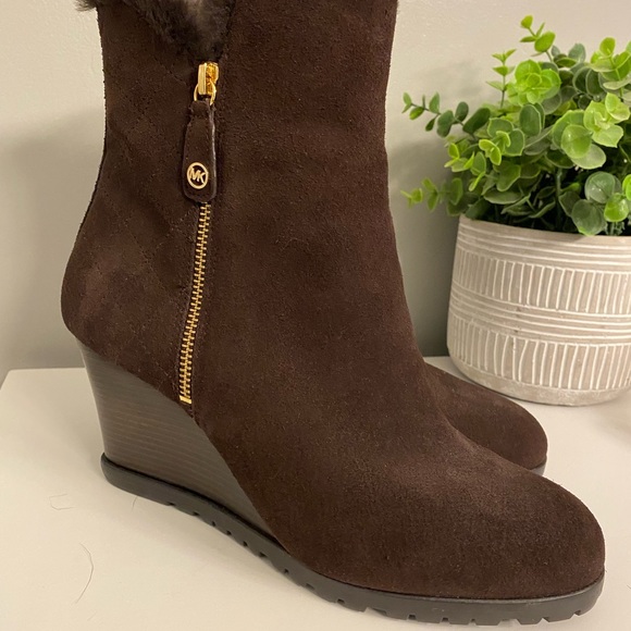 Michael Kors Suede Wedge Boot NEW - Picture 3 of 10